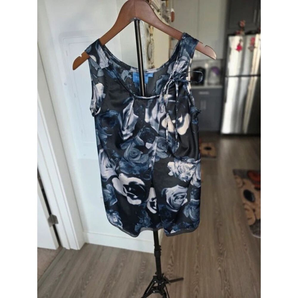 Simply Vera Wang Woman's blouse